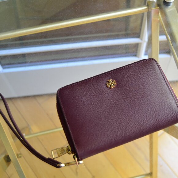 Tory Burch Wristlet Zip Wallet Burgundy - Picture 1 of 10